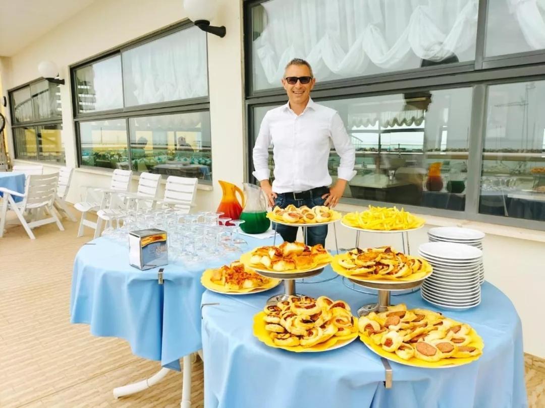 Hotel Igea Spiaggia เบลลาเรีย-อีเจอา มารีนา ภายนอก รูปภาพ