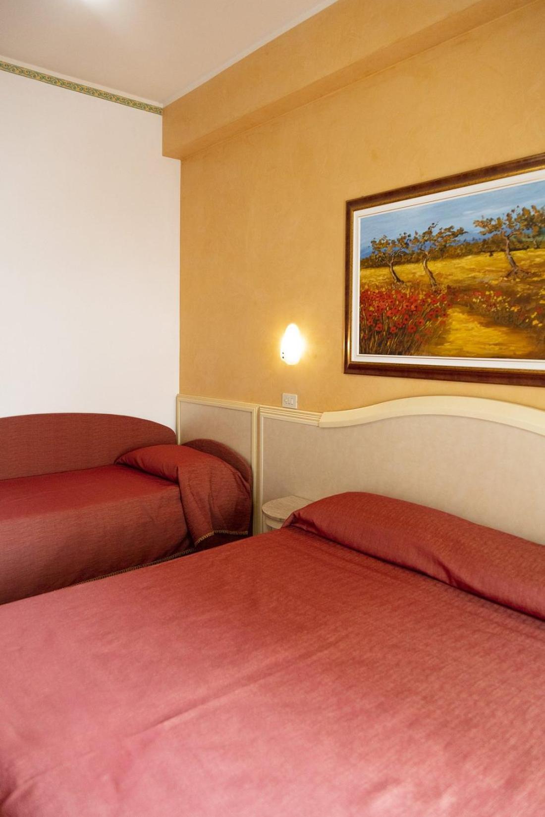 Hotel Igea Spiaggia เบลลาเรีย-อีเจอา มารีนา ภายนอก รูปภาพ