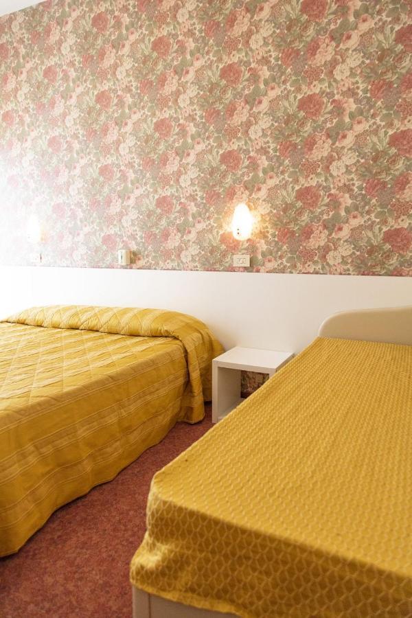 Hotel Igea Spiaggia เบลลาเรีย-อีเจอา มารีนา ภายนอก รูปภาพ