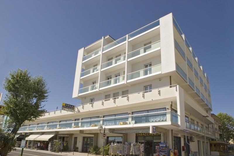 Hotel Igea Spiaggia เบลลาเรีย-อีเจอา มารีนา ภายนอก รูปภาพ