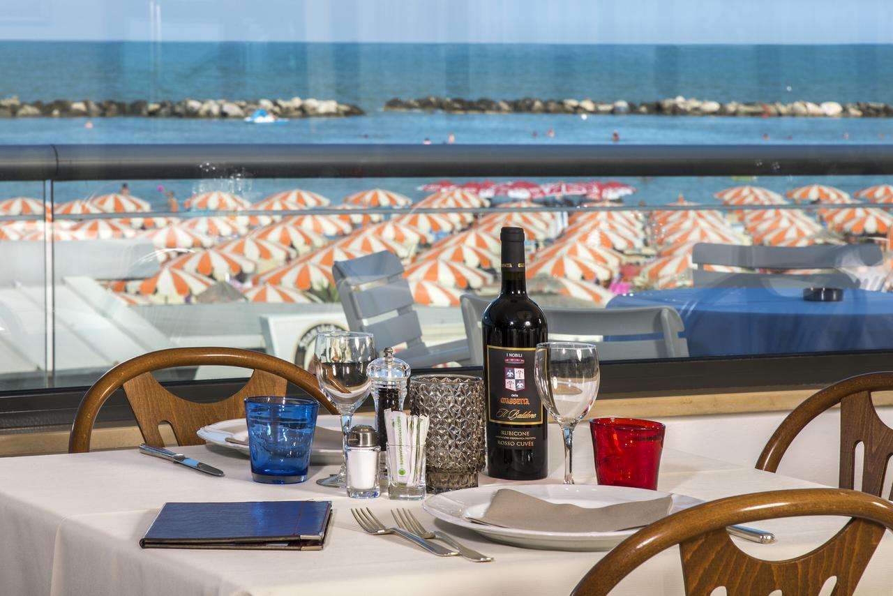 Hotel Igea Spiaggia เบลลาเรีย-อีเจอา มารีนา ภายนอก รูปภาพ