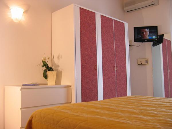 Hotel Igea Spiaggia เบลลาเรีย-อีเจอา มารีนา ภายนอก รูปภาพ